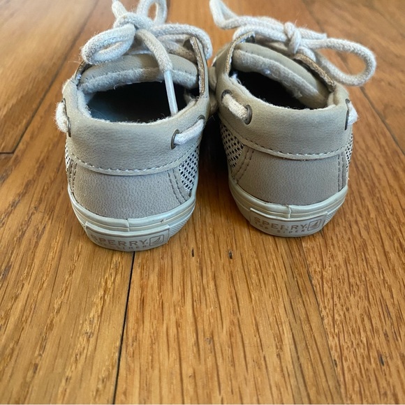 Baby Sperry’s Size 2 - Picture 3 of 5